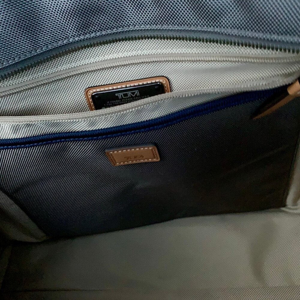 Tumi Santa Monica tote carry on bag - Picture 5 of 16